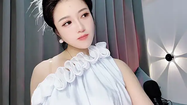 Momo-Wow webcam