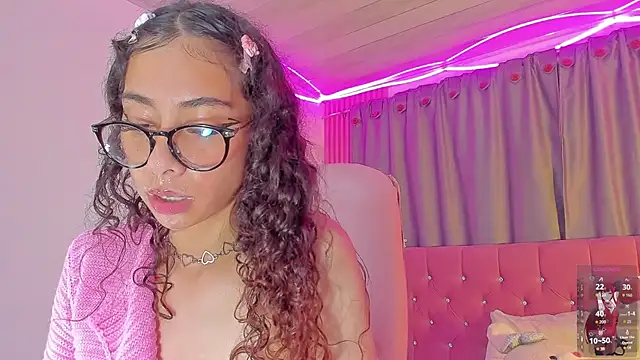 Sarah_Moon1 webcam