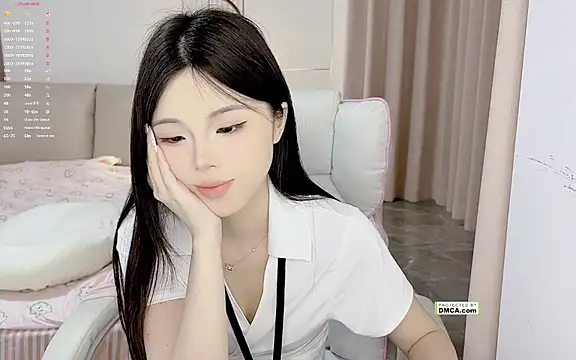 QiQiQi_ webcam