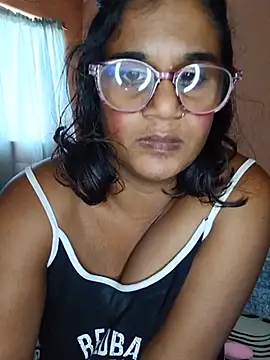 indianstrawberrylips4u webcam