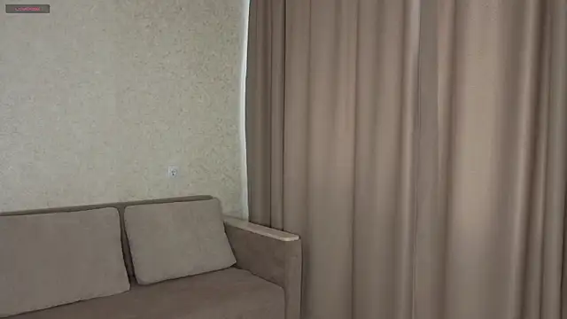 DreamyPeachy webcam