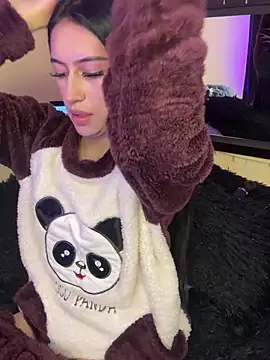 Peachy_skinnysquirt webcam