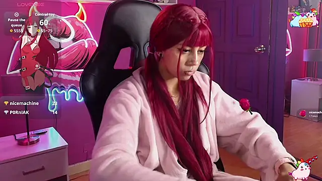 AshleyDemoni webcam
