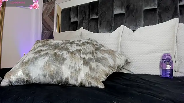 NaylaGrey webcam