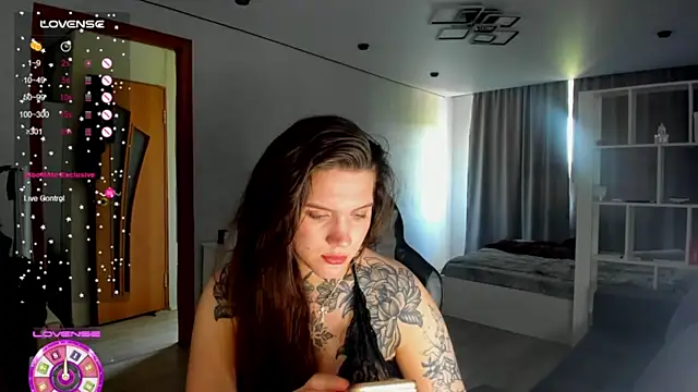 AizaRose webcam