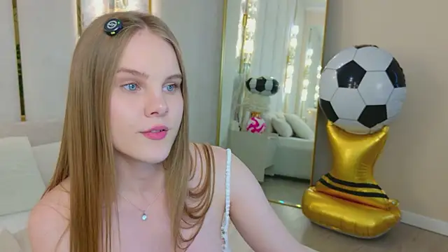 Lili_Lohan webcam