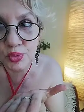 gattonabiondona (F mature) - Naked tits, and wettttt pussy!