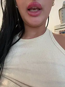 milana_uk - Milana_UK's free webcam - UK Sex Cams