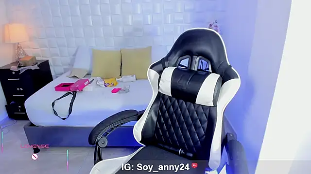 anny_rouse24 webcam
