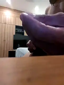 Juliogonz09 webcam