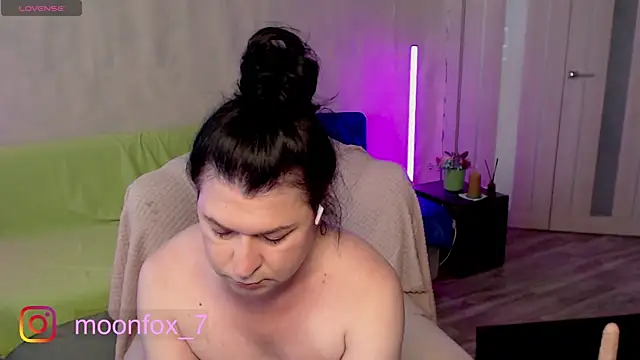 micromouse_mo live cam on StripChat
