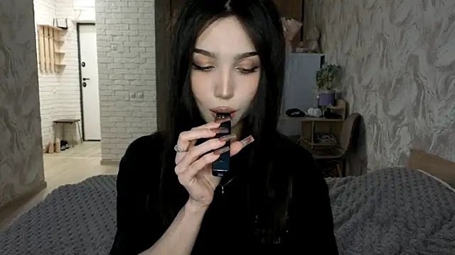 Qwami_Amie webcam
