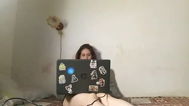 NickiKisinger webcam