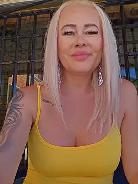 MILFBARBY webcam