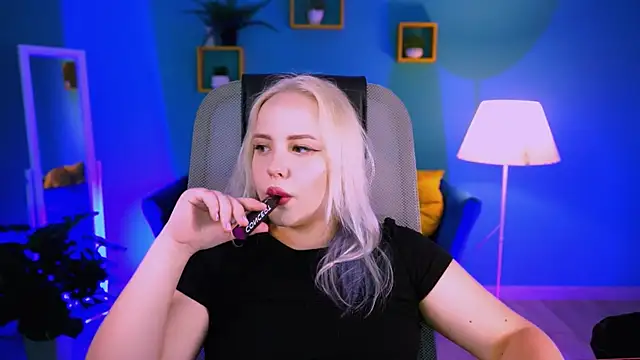 stellawatts webcam