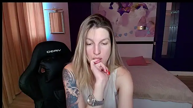 EmilyWalkeri webcam