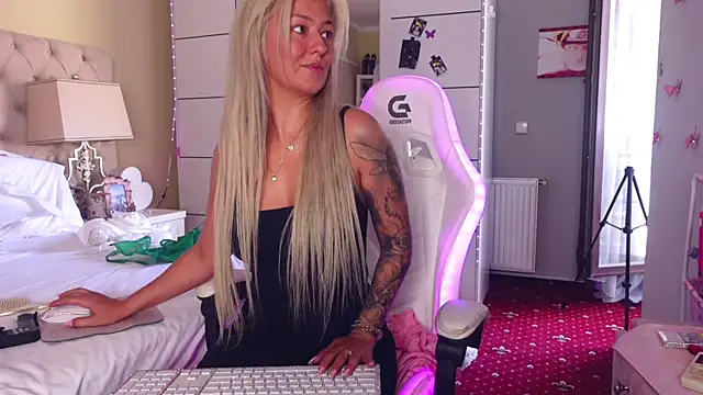 Alicia007 webcam