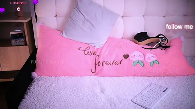 pussylovekate - Pussylovekate's free webcam - UK Sex Cams