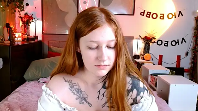 Ayla_Hicks webcam