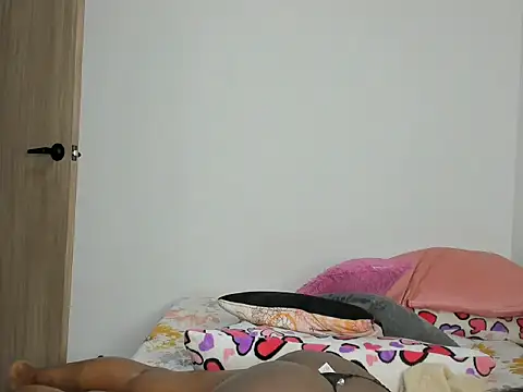 nia_brown webcam
