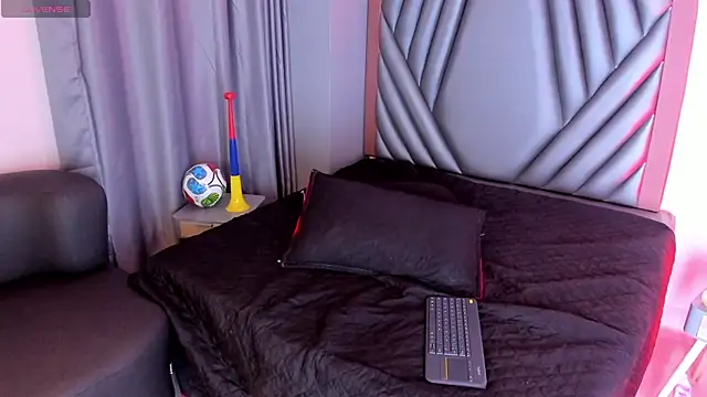 madison_flores webcam