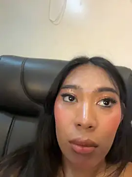 hugecock_tamira webcam