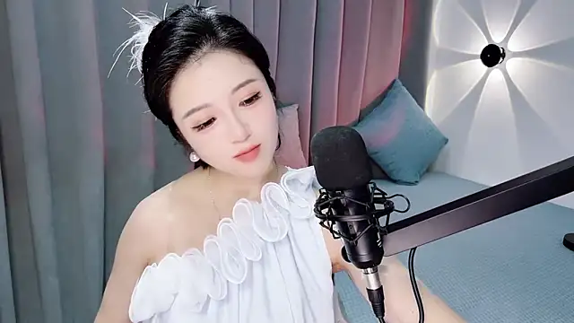 Momo-Wow webcam