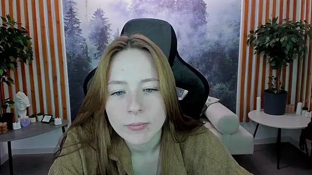 DamnWitchh webcam