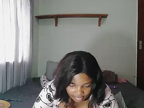 XxxPlumieSweetxxX webcam