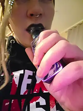 PinkTheHawk webcam