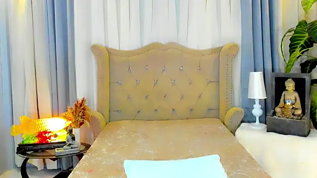 MochaliciousTransOnTop webcam