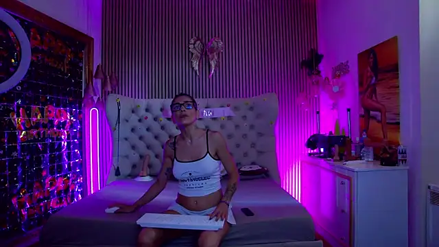 PlayfulShow webcam