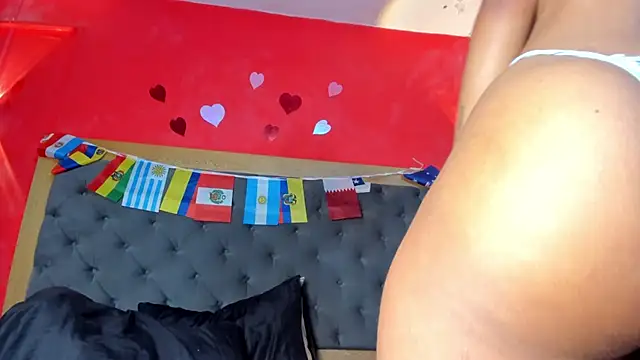 YayaHilton webcam