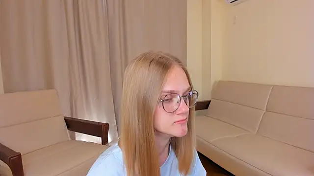 FemMantis live sex cam