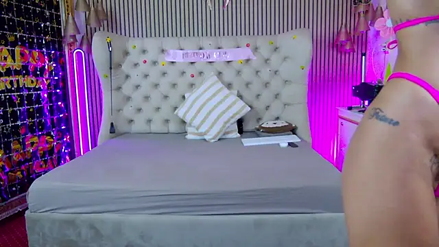 PlayfulShow webcam