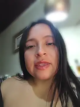 Gatitadiablita35 webcam