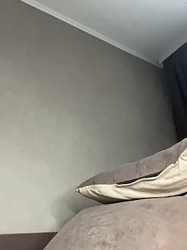 LaraVoosh webcam