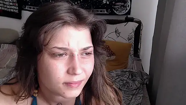 AlienforTwenty live cam on StripChat