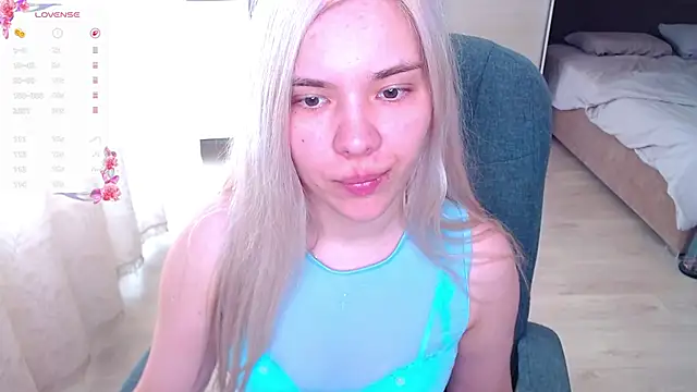 Lana__Nova webcam