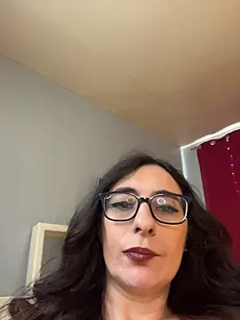 Curvy_bigtitts live cam on StripChat