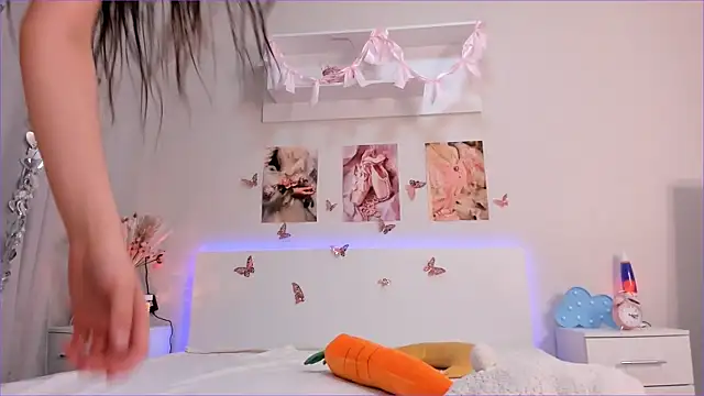 Milly_Lane webcam