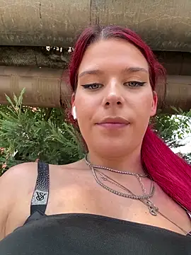 RiriRoseey live sex cam