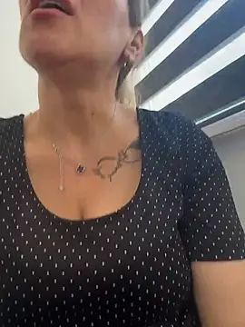 Hot-Milf4U webcam