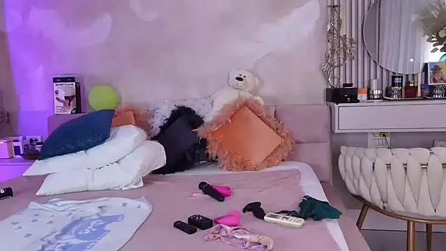 JullyBlair webcam