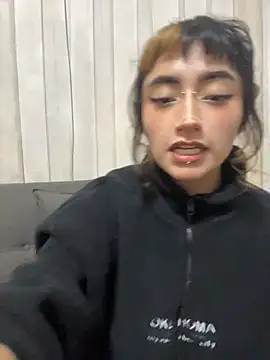 baby_akuma webcam