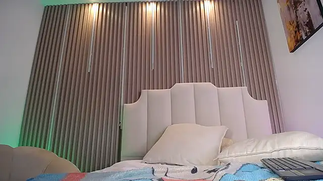 CrystalLaurent webcam