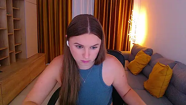 mia_bloomy webcam