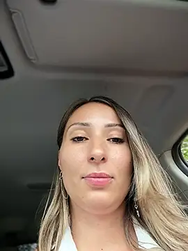 Wonder_Kari webcam