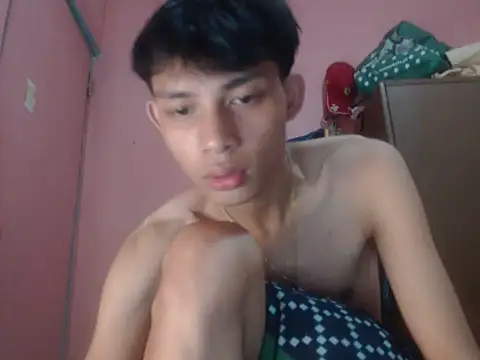 kyoshi_19 (M twink) - Fash dick 25 token, cum in public