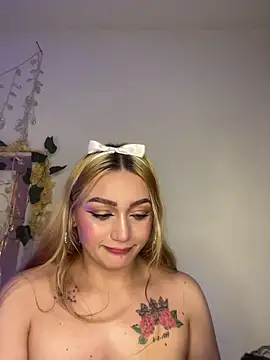 Sara_Sophia420 webcam